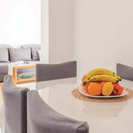 Cozy In With Kitchen Apartment *